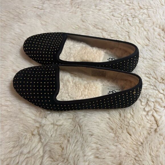 UGG Black and Gold Flats with Elegant Studs - Picture 6 of 7